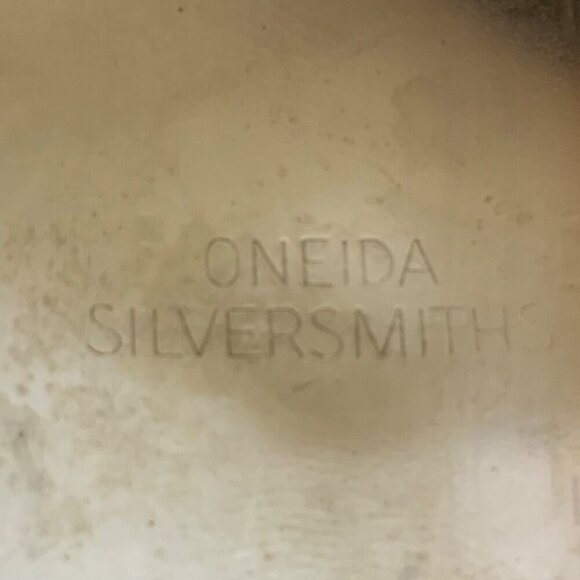 Vintage Oneida Silversmith Silver Plated Taper Candle Holders Pair Fluted Top - Picture 5 of 5